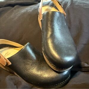 Dansco Black Leather shoes